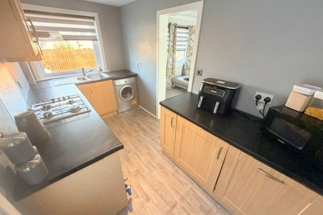 28 Warout Gardens, Glenrothes photo 4