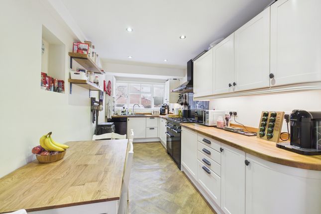 36 Barkus Way, High Wycombe photo 4