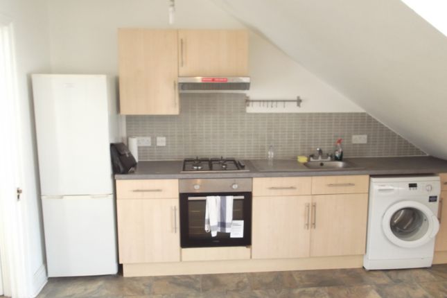 10, Mountfield Road, Finchley photo 3