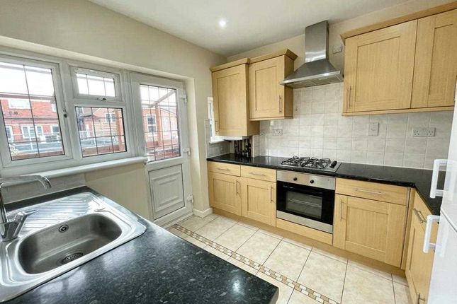 5, Ethorpe Crescent, Gerrards Cross photo 2