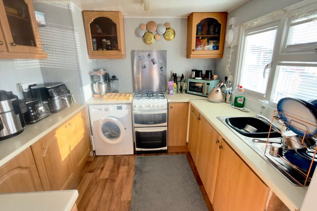 12, Ash Road, Banwell photo 3