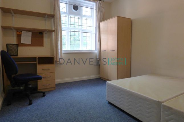 Studio to rent in Peacock Lane, Leicester