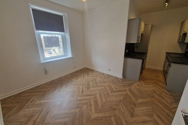 Thumbnail Flat to rent in Kings Crescent, City Centre, Aberdeen