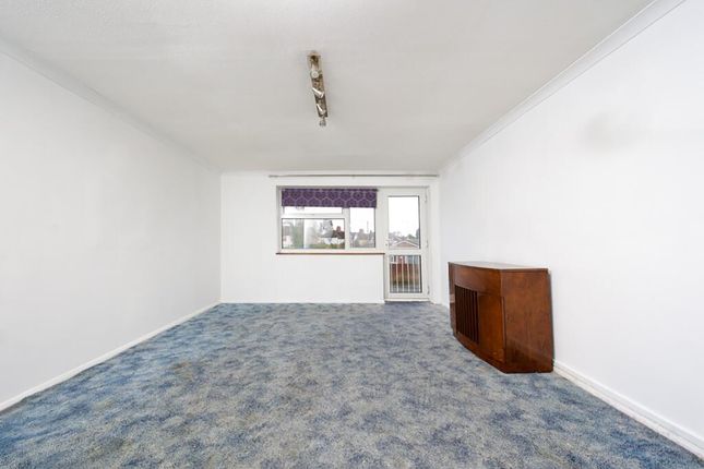 63 Langdale Gardens, Reading photo 4