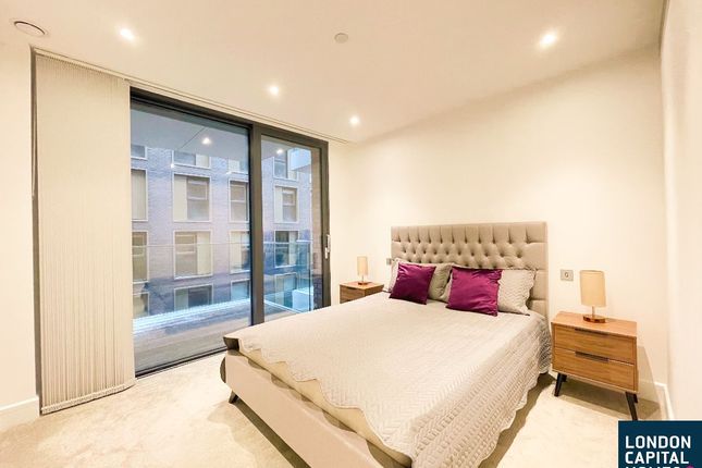 Flat to rent in Rm/Flat 302 Neroli House, London