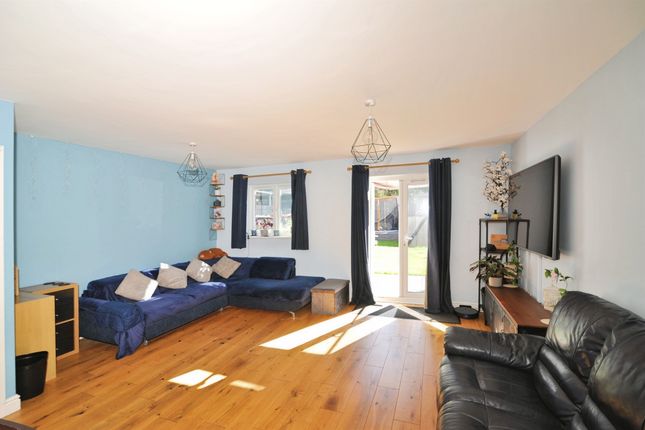 2, Hazelwood View, Hastings photo 4