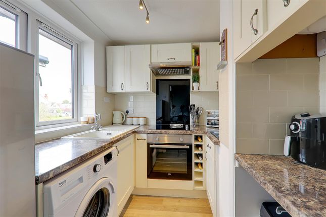 Flat for sale in Fairlawn Drive, Broadwater, Worthing