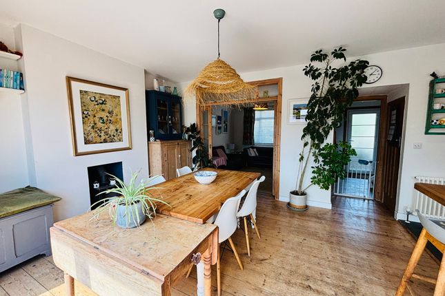 7, Harbour View Crescent, Penzance photo 2
