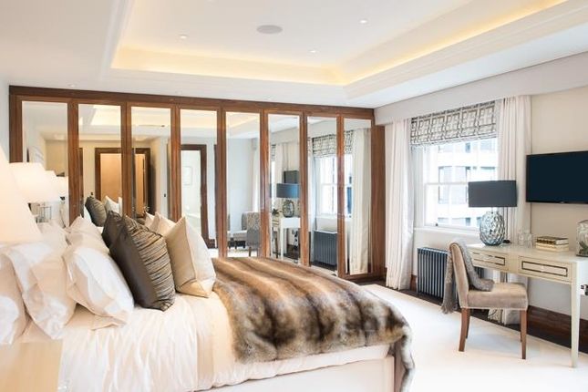 Apartment 3, 9, Grosvenor Hill, London photo 4
