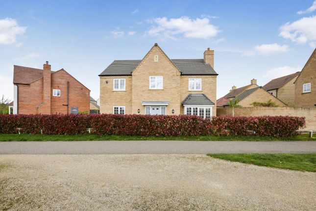 Thumbnail Detached house for sale in Somning Close, Huntingdon