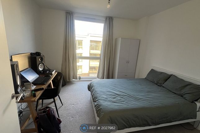 Thumbnail Room to rent in Brunswick House, London