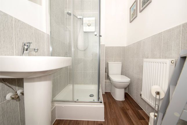 Flat for sale in Fullbrook Avenue, Spencers Wood, Reading