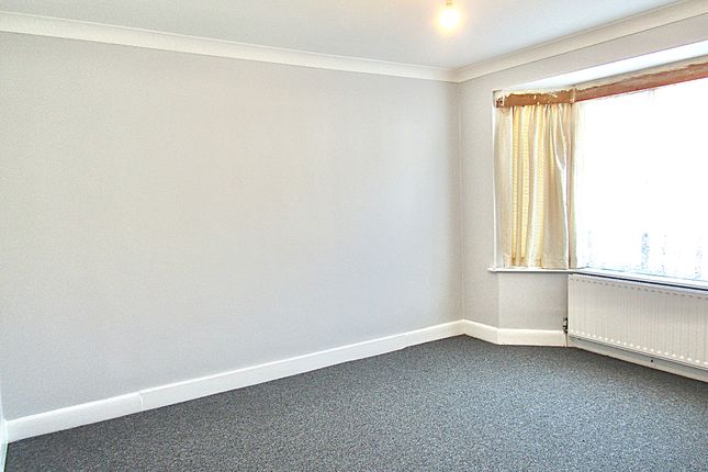 Berkeley Avenue, Hounslow photo 4