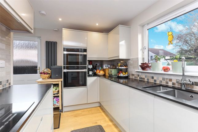 21, Braeview Drive, Renfrewshire photo 3