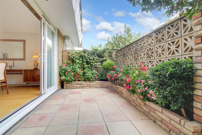 Town house for sale in Meadowbank, Primrose Hill, London