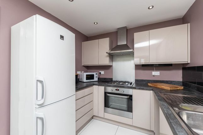 194, Wheldon Road, Castleford photo 3