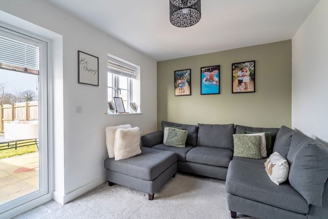 21 Jennings Avenue, Pocklington photo 4