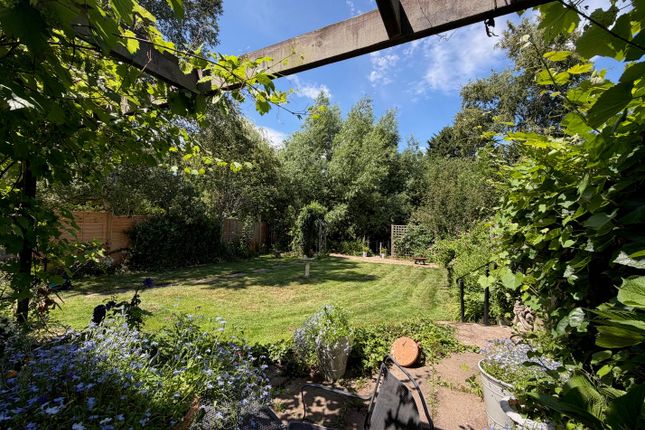 27, Fishponds Road, Kenilworth photo 2