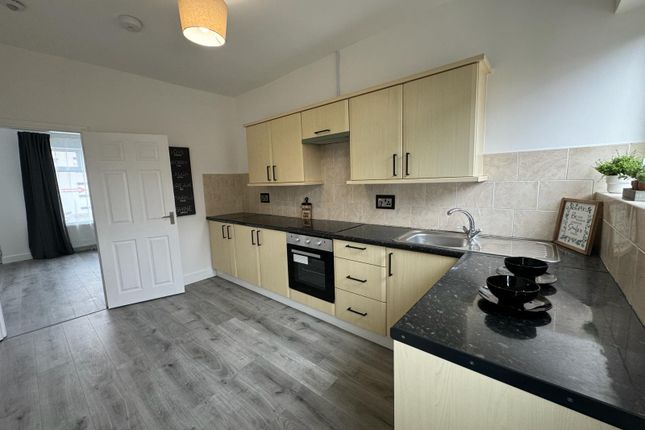 Terraced house to rent in Darfield, Barnsley