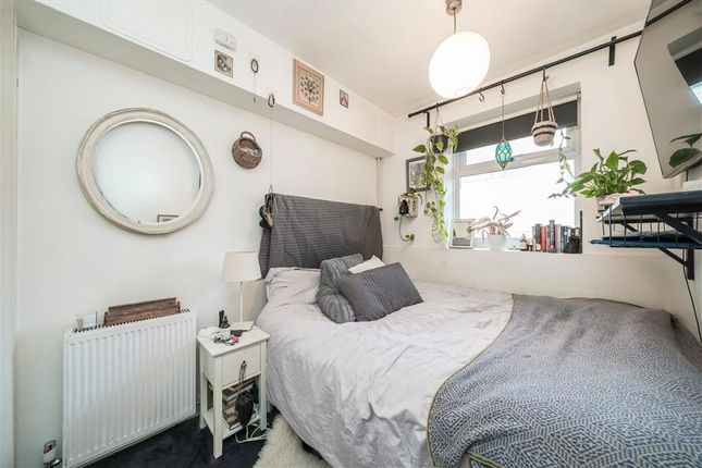 Flat 62, Finn House, Bevenden Street, London photo 4