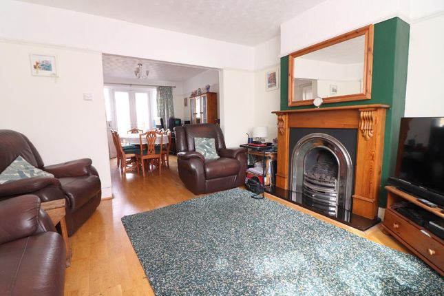 5, Fitzroy Avenue, Luton photo 3
