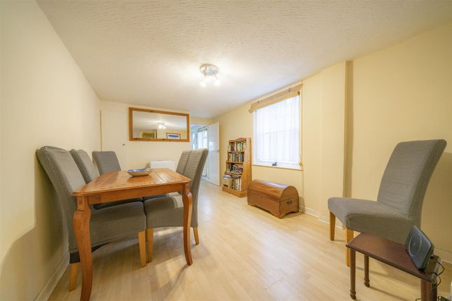 22, Newberry Road, Weymouth photo 4