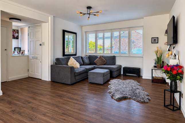 Kelvinbrook, West Molesey photo 3