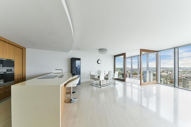 Apartment 57 The Tower St George Wharf, Vauxhall, London photo 2