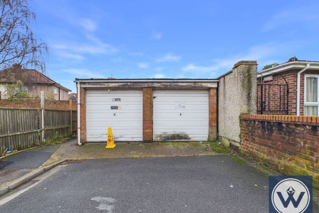Studio parking on Haven Close, Hayes, £40,000