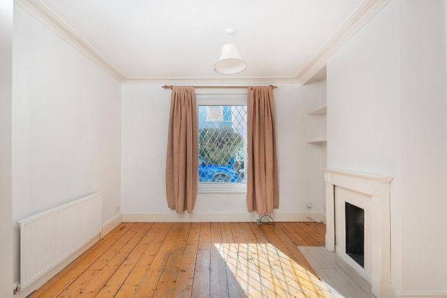 6S1Ctn- Living Room D.Jpg