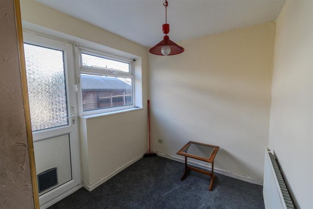 325, Holton Road, Barry photo 5