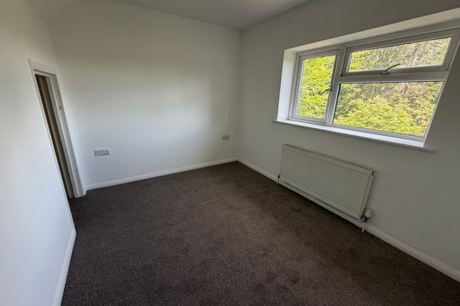 15, Heysham Drive, Watford photo 3