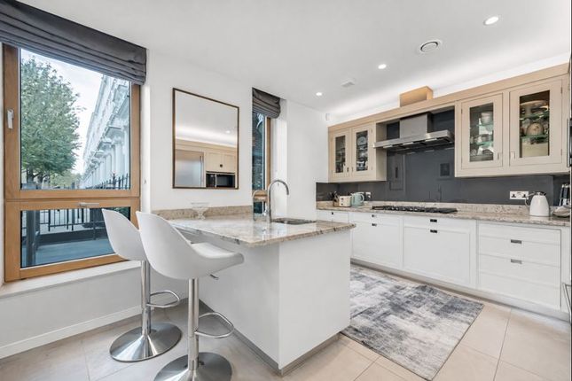 2, Vicarage Gate House, Kensington , London photo 3