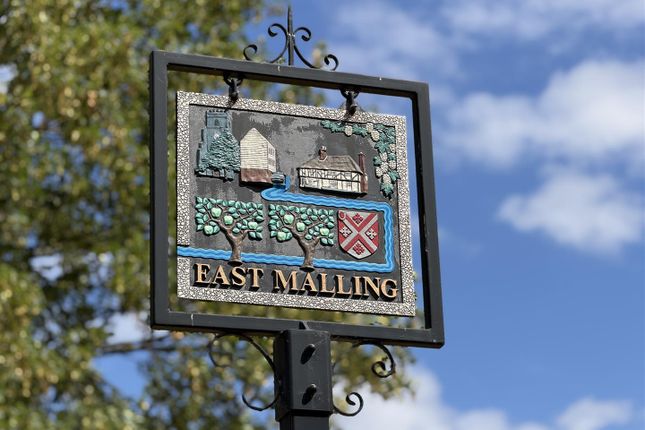 Bakehouse Cottage, 43, High Street, West Malling photo 2