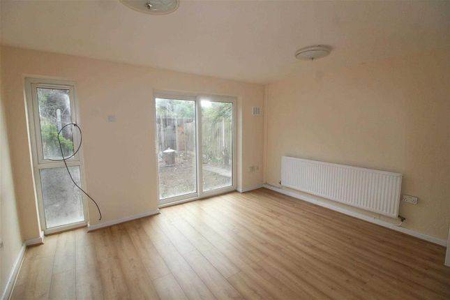 5, Park Way East, Kirkby photo 2