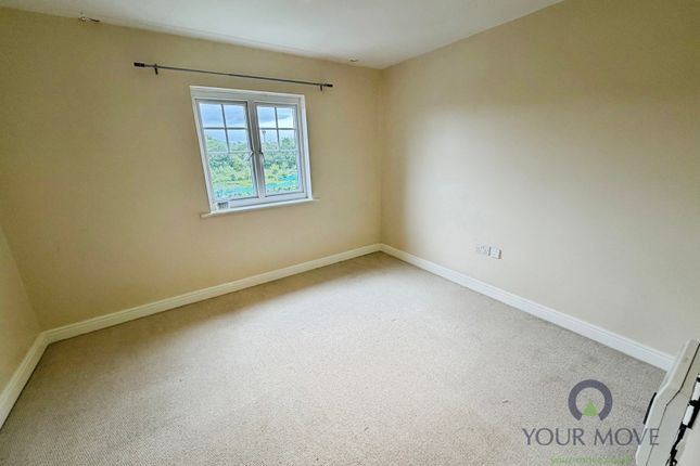 5, Minton Grove, Baddeley Green, Staffordshire photo 4