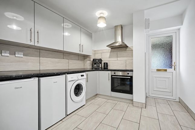 26, Overdale Close, Nottingham photo 3