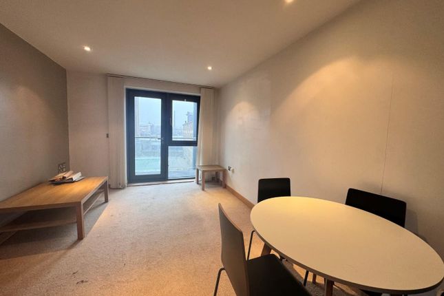 Flat to rent in Northern Lights, Salts Mill Road, Shipley