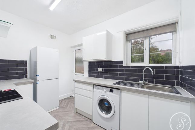 29, Sandringham Gardens, Leeds photo 2