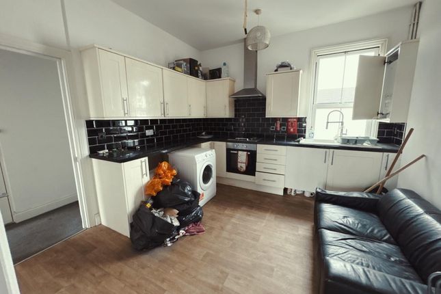 Flat 2, 509 Southchurch Road, Southend-On-Sea photo 2
