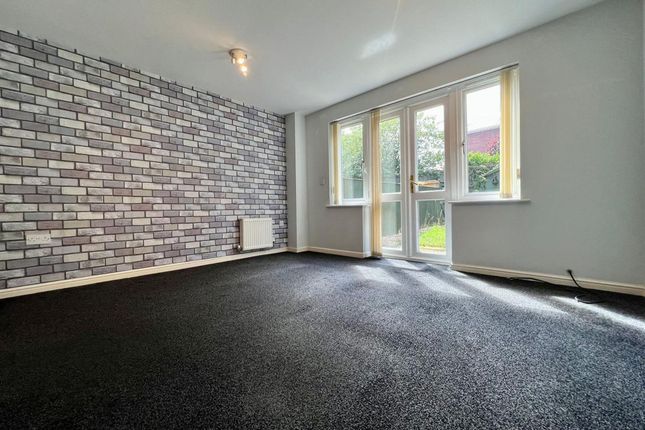 4 Kariba Close, Chesterfield photo 2