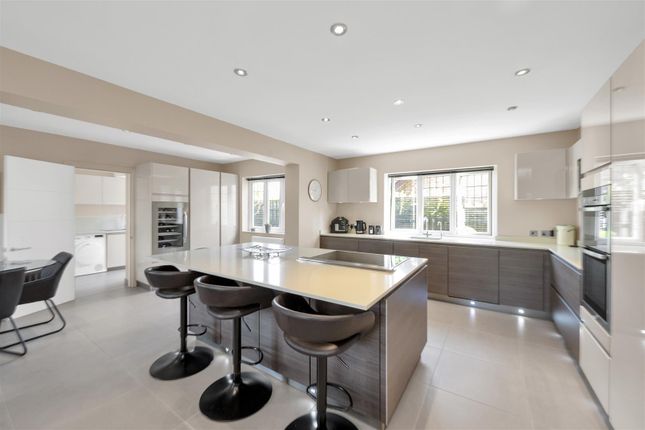 20, Lybury Lane, St. Albans photo 2