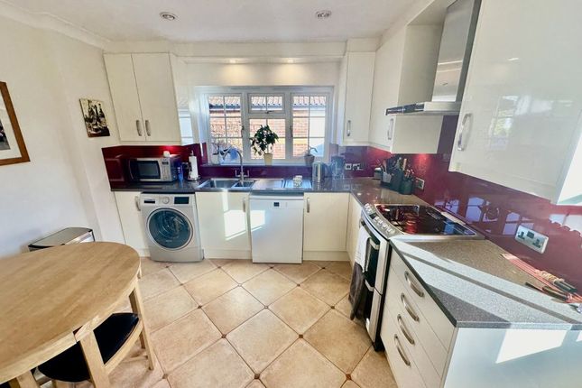 79, Lemon Grove, Whitehill photo 3