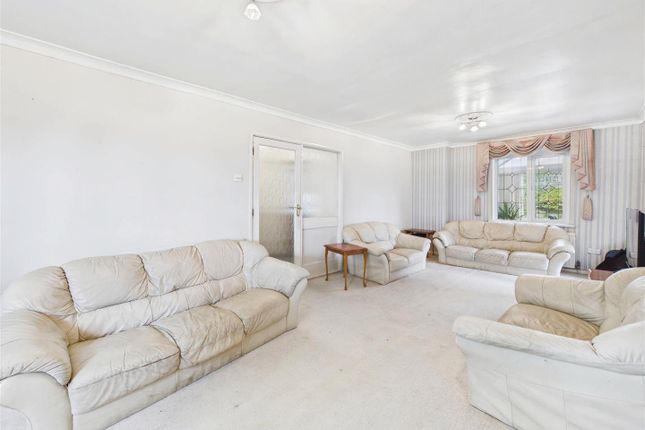 2, Wentworth Road, Dronfield photo 4