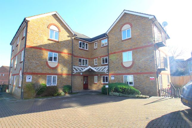 Flat for sale in Kentish Court, London Road, Maidstone, Kent