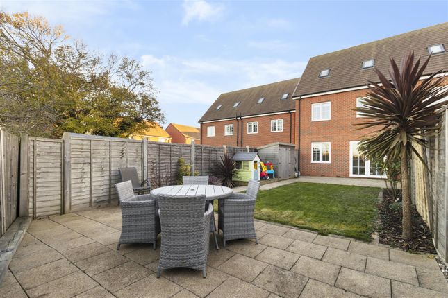 2, Mallow Drive, Pevensey photo 2