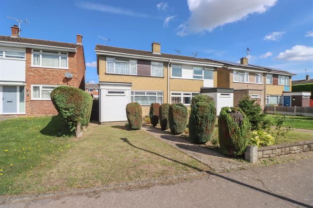 17 Larkswood Walk Front.Jpg