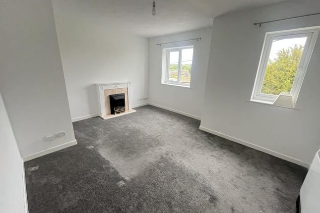 16, Saxon Court, Thatcham photo 2