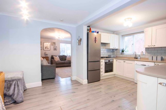 3, Lawrance Orchard, Chorleywood photo 2
