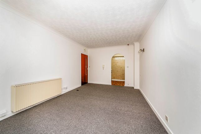 Flat for sale in Leicester Road, Market Harborough